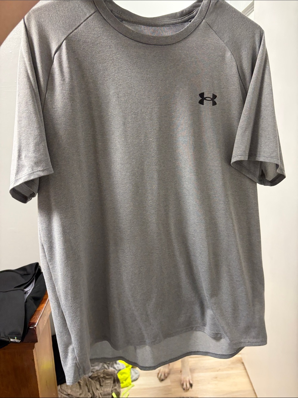 Under Armour Light Gray Athletic Short Sleeve Tee